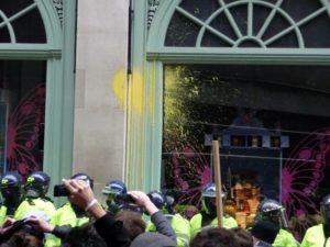 http://london.indymedia.org/system/photo/2011/03/26/6574/ukuncut013-medium.jpg?1301164514
